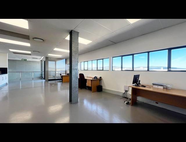 1,590M² WAREHOUSE FOR SALE IN RIVERGATE